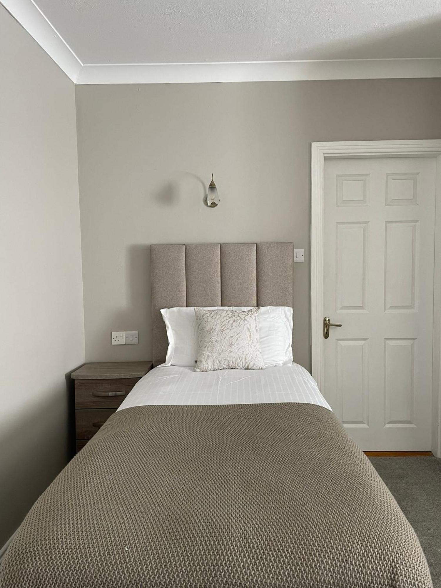 Glasha Meadows Accommodation Дулин Экстерьер фото